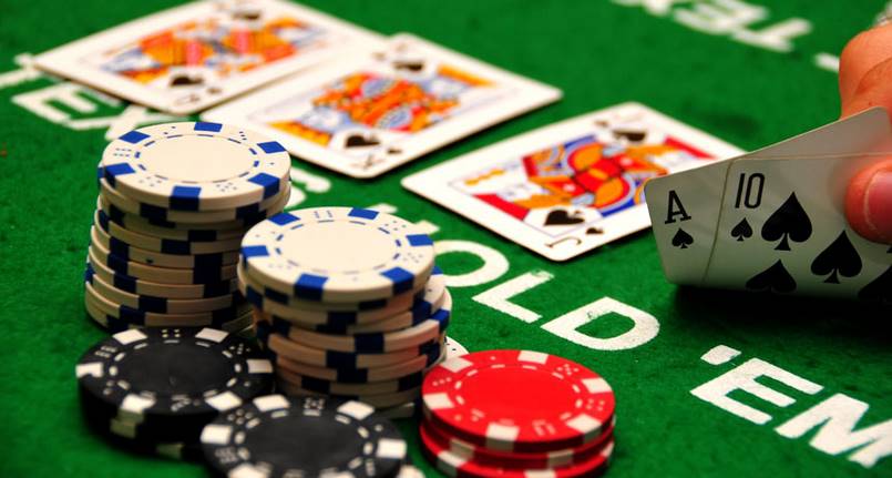 Mẹo và chiến thuật Bluff trong Poker là gì